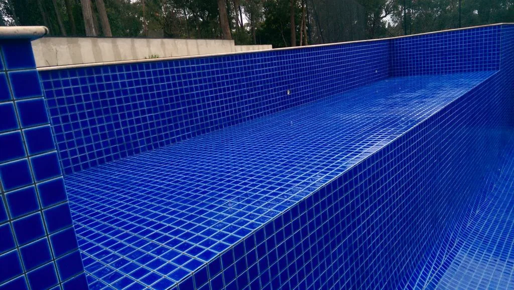 Pool tiling example